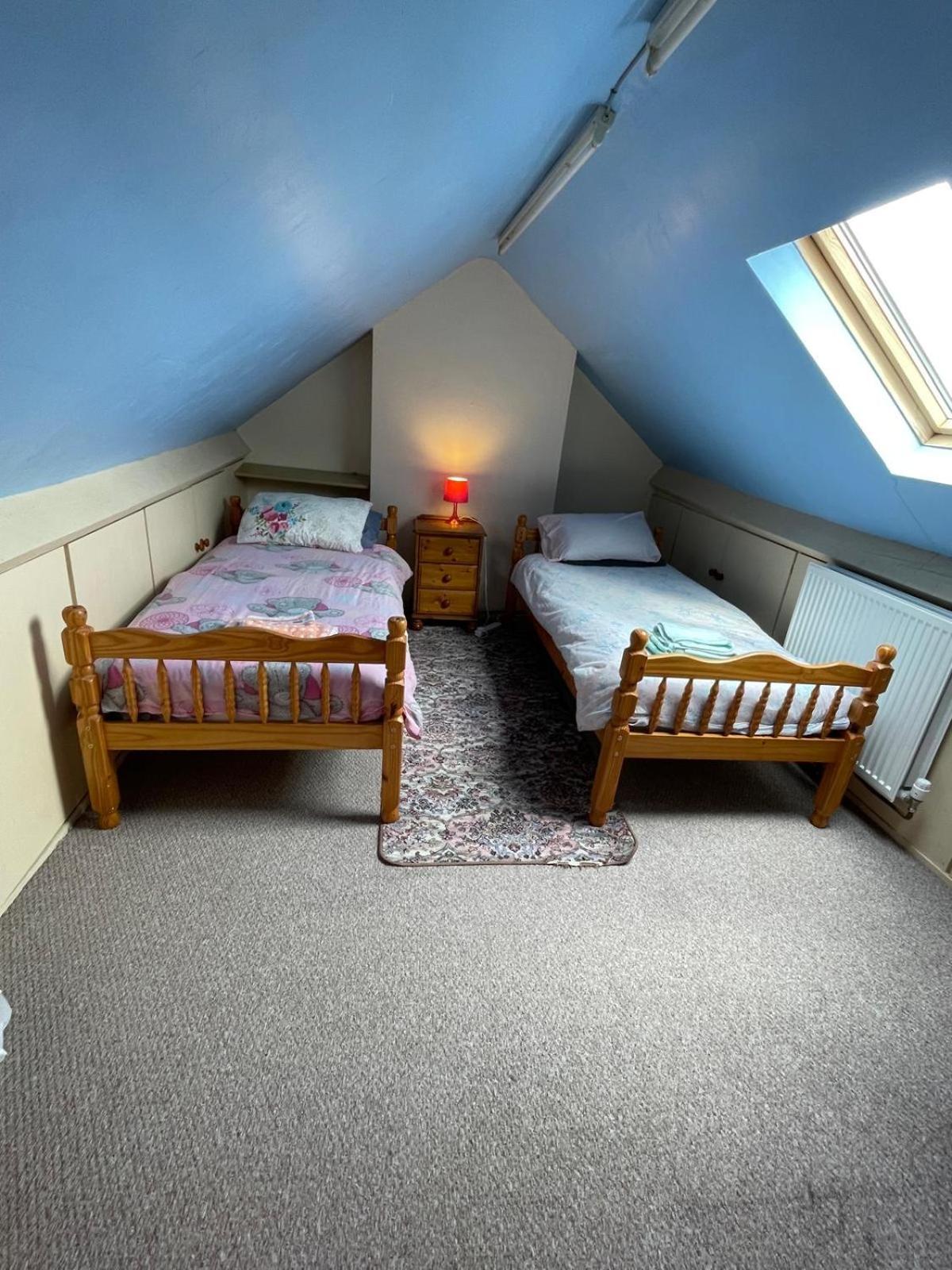 Room Only Guest Accommodation, Guest House Self Catering แบงเกอร์ ภายนอก รูปภาพ
